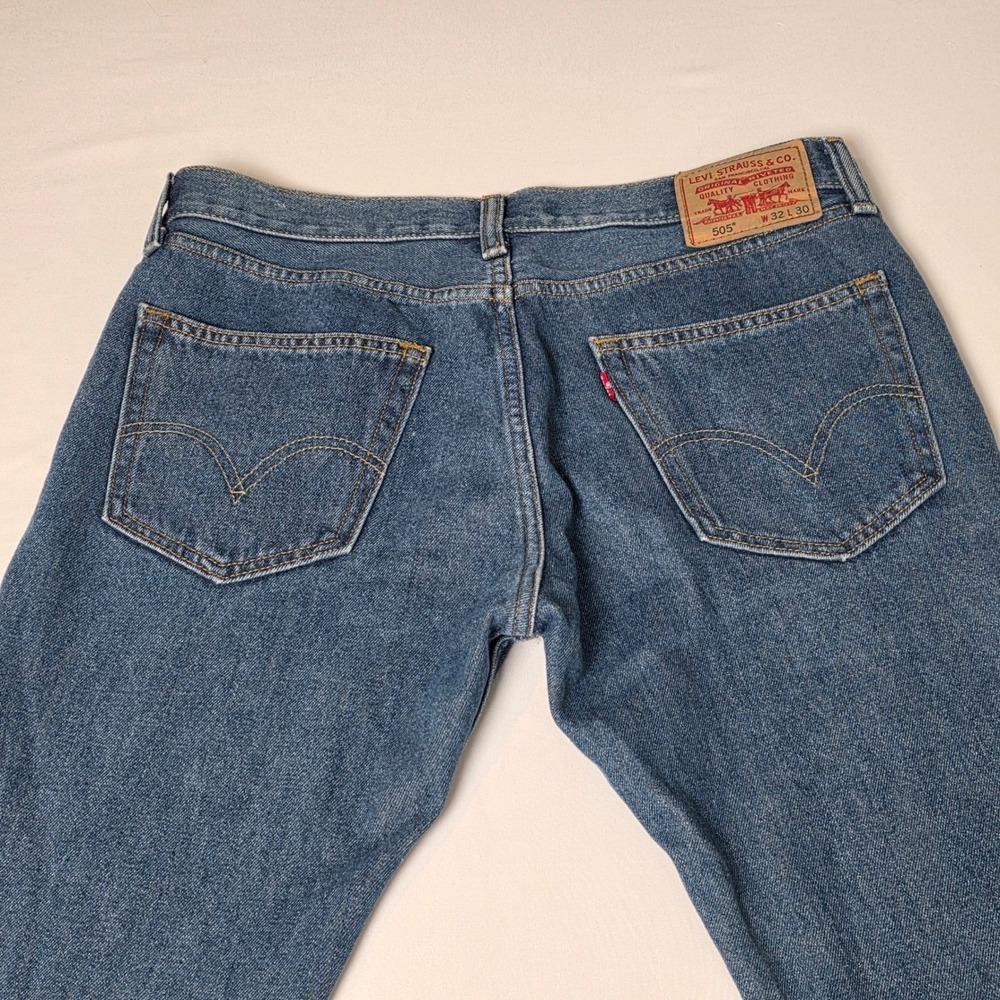 Levi's 505 Straight Fit Jeans Mens‎ 32x30 Blue Medium Wash 100% Cotton Denim - Picture 9 of 12